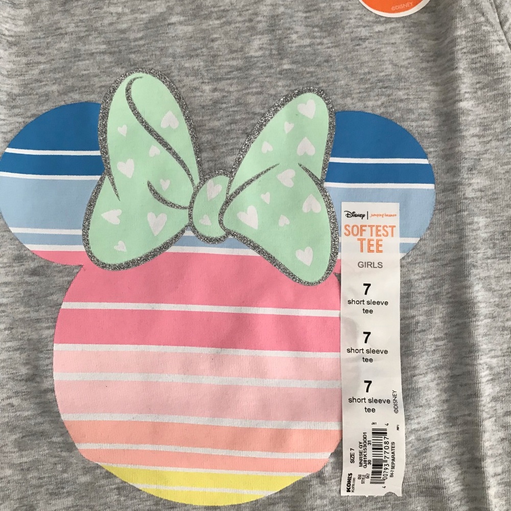 🌹NWT Disney top